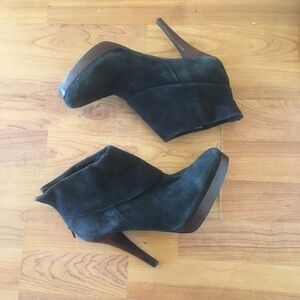 Steve Madden Trisha Suede Booties